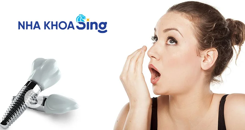 trong-rang-implant-co-bi-hoi-mieng-khong-1