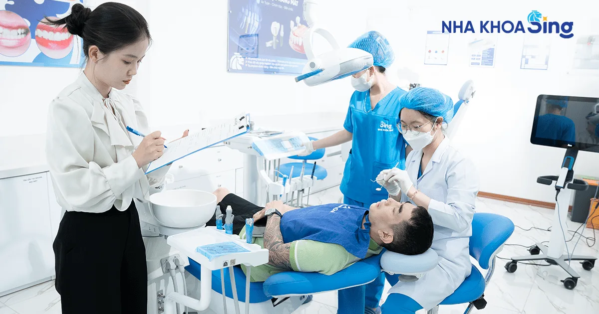 Đội ngũ bác sỹ chuyên nghiệp & máy móc hiện đại tại cơ sở 11 nha khoa Sing