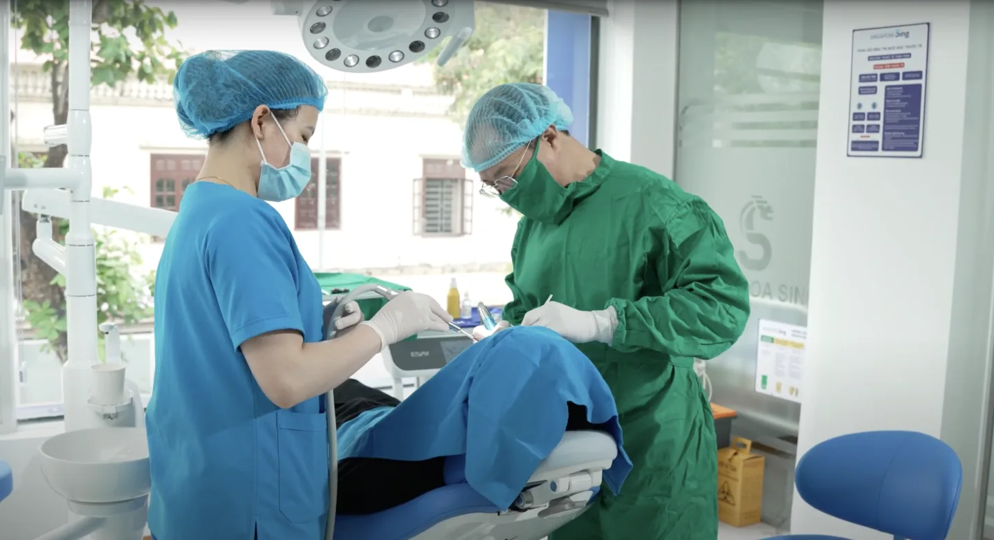 Nhổ răng khôn không đau bằng máy Piezotome